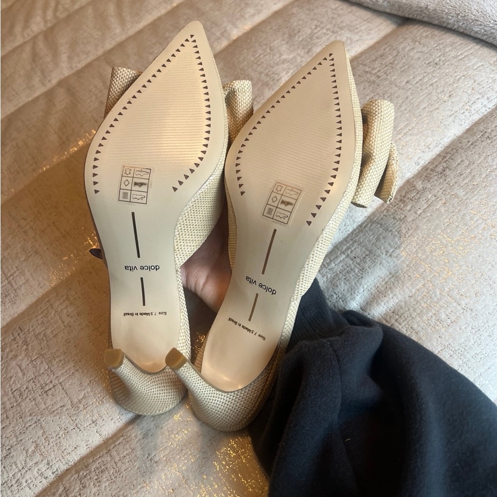Heels - Picture 4 of 4